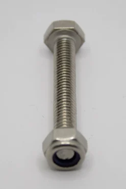 Haponkestävä kuusioruuvi M6 40mm