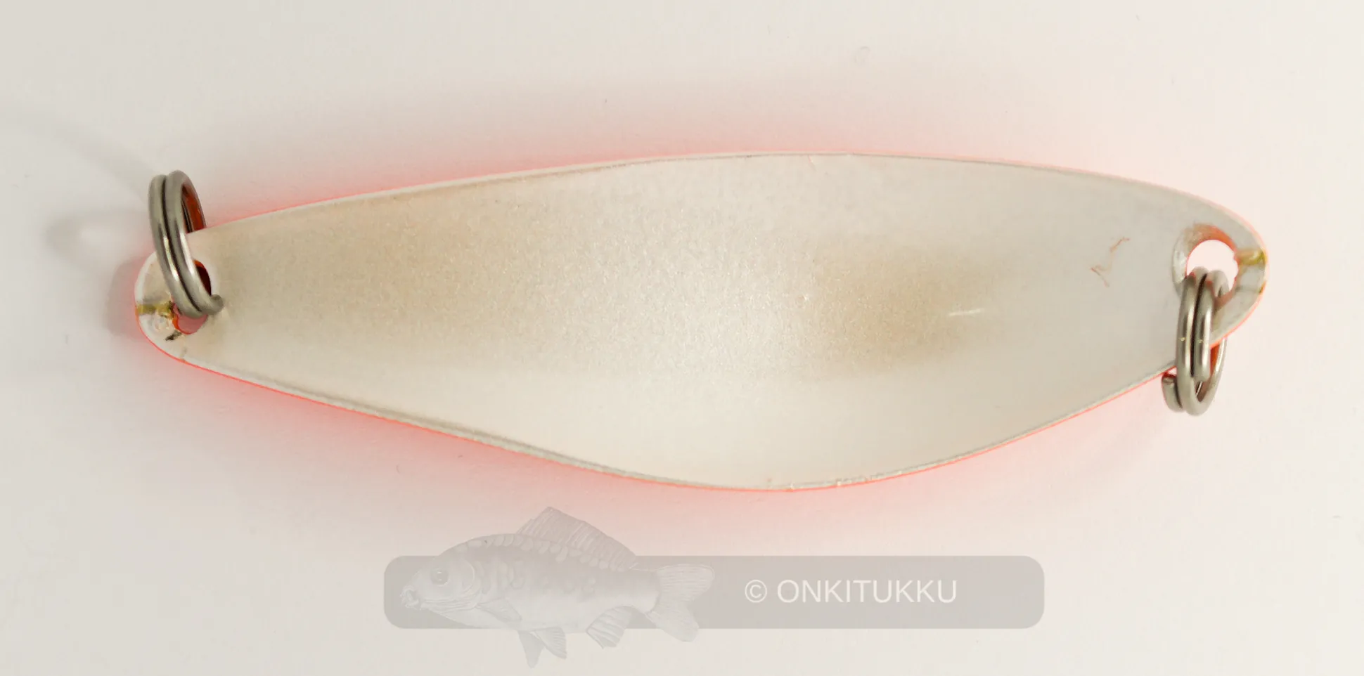 Kapun taimen uistin 68mm 15g väri 9