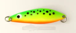 Kapun taimen uistin 83mm 20g väri 6